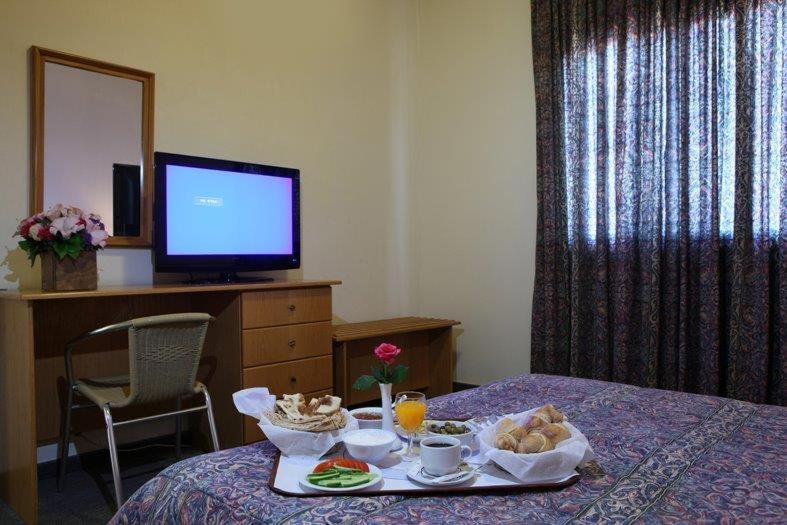 Zoukotel Hotel Jounieh Zimmer foto